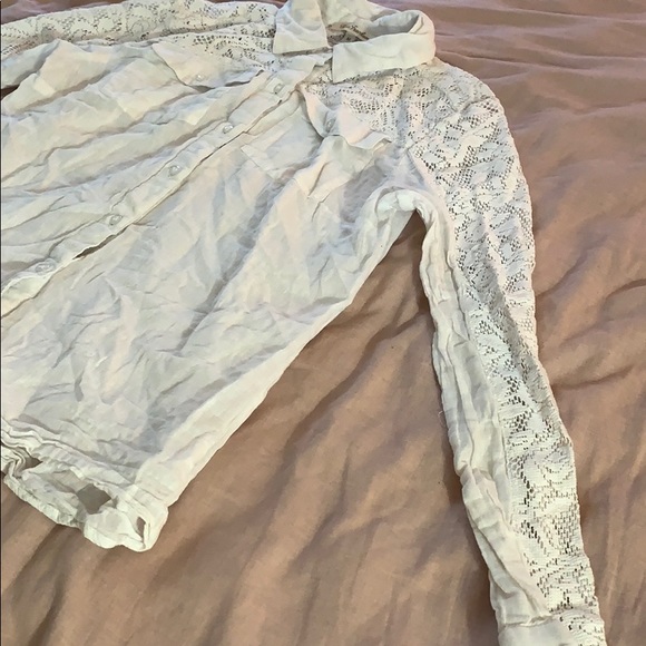 White button down lace sleeves - Picture 3 of 4